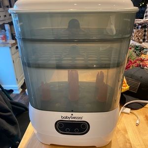 Like new Baby Brezza sterilizer and dryer